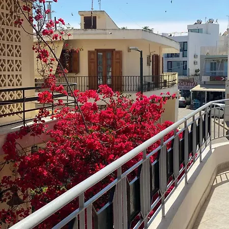 Apartment Bougainvillea House, Old Town *
